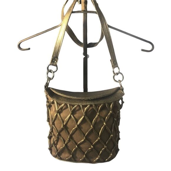 Gorgeous Gold Lattice Shoulder Bag by Tianni - Picture 3 of 9